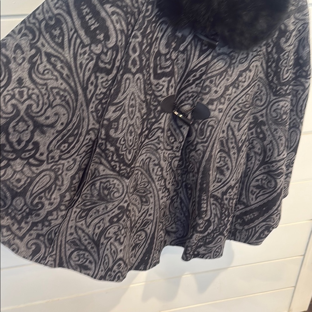 Jones New York Black Faux Fur Collar - Picture 4 of 5